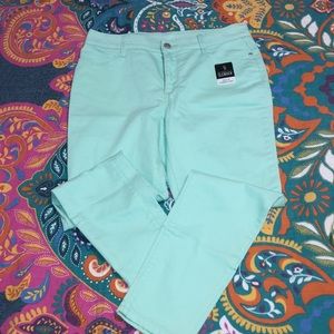 St John’s Bay skinny leg jeans size 12